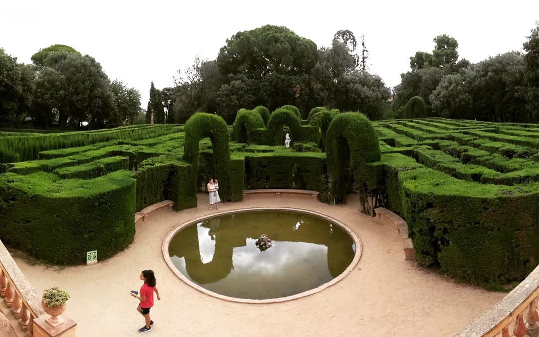 حديقة متاهة هورتا في برشلونة 